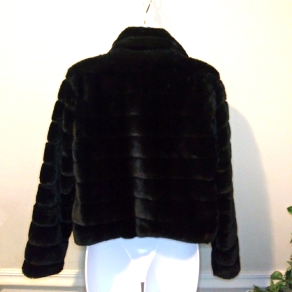 Fashion On Earth Black Chinchilla Style Faux Fur Jacket - Picture 5 of 9